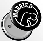 Junggesellenshirts.de Button JGA Button "Internationales Zeichen für Verheiratet"