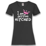 Junggesellenshirts.de Damenshirt XS / Schwarz JGA Shirt Braut "I Am Getting Hitched"