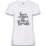 Junggesellenshirts.de Damenshirt XS / Weiß JGA Shirt Braut "Here Comes The Bride"