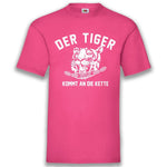 Junggesellenshirts.de Herrenshirt S / Fuchsia JGA Shirt "Der Tiger Kommt An Die Kette"
